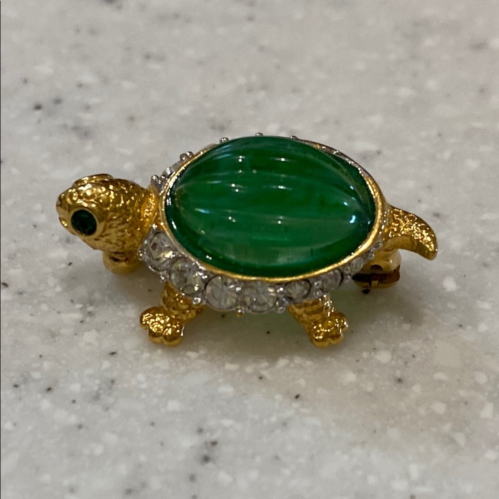 CAROLEE Green Turtle Brooch